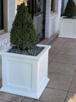 Fairfield Self-Watering Square Planter, 20” X 20” -Green Works Shop 39 618 213V tif