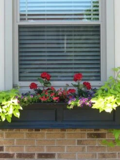 Fairfield Self-Watering Window Box, 4’ -Green Works Shop 39345 07V tif