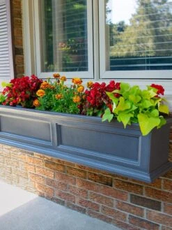 Fairfield Self-Watering Window Box, 4’ -Green Works Shop 39345 100V tif