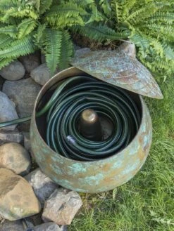 Acorn Hose Pot -Green Works Shop 3 4 crop 8613361 01V