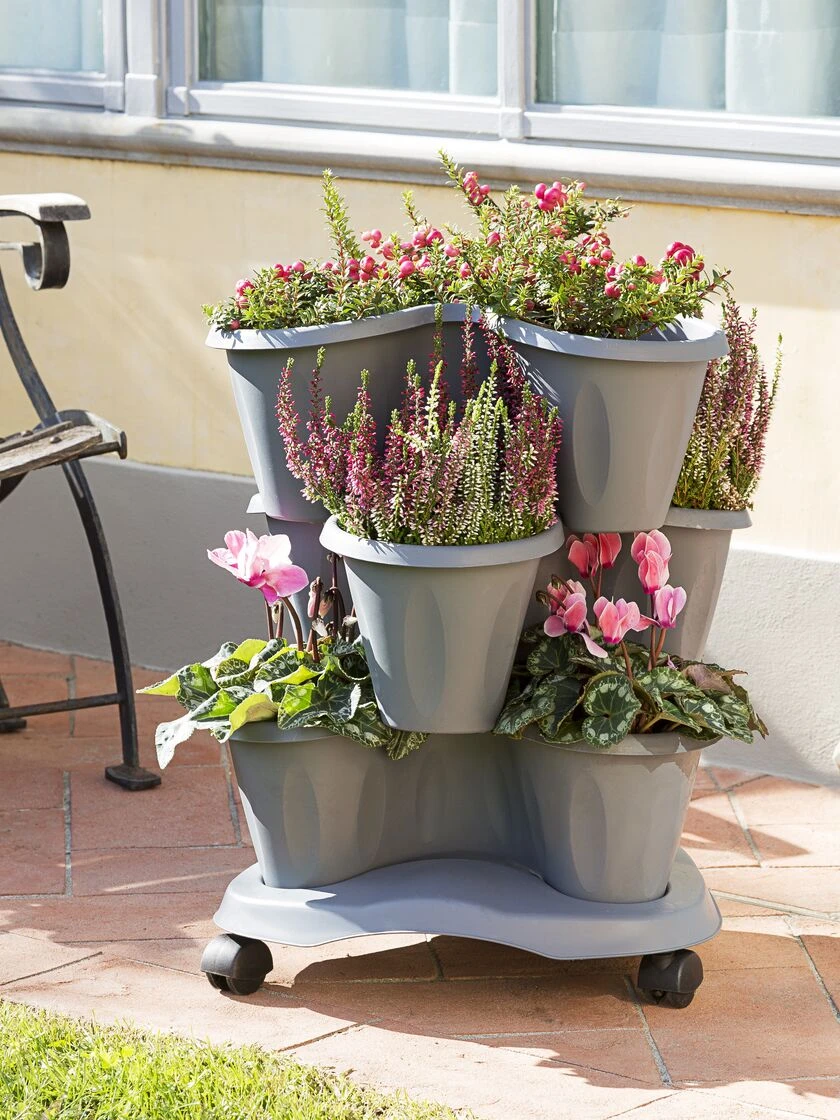 Trifoglio 3-Tier Planter On Wheels 3 Trifoglio 3-Tier Planter On Wheels