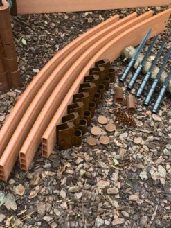 Curved Composite Landscape Edging Kit With 1" Boards -Green Works Shop 8599404 05V tif