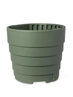 Gardener’s Victory Self-Watering Patio Planter -Green Works Shop 8610236 9913 tif