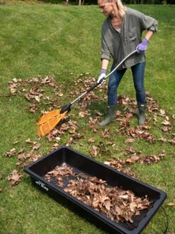 Gardener's Summer Sled -Green Works Shop 8611047 025 tif